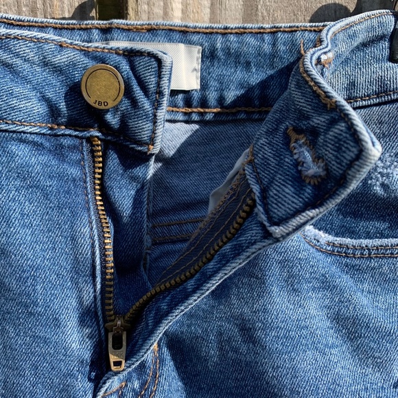 JBD Distressed Denim Jean Shorts - Size Small - Picture 4 of 4